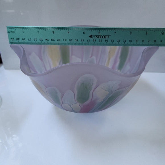 Pink Fluted Bowl-Rueven-Hand - Picture 11 of 11